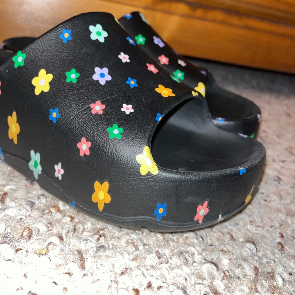 Platform Slide Sandals - Picture 3 of 5
